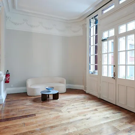 Maison Sixth June Apartment *